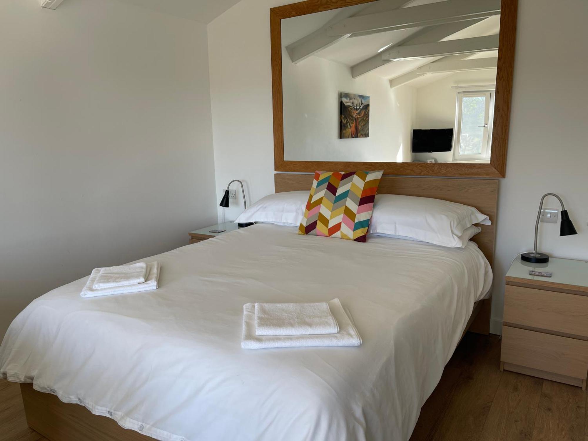 Spacious Lodge With King Sized Bed 因弗雷里 外观 照片
